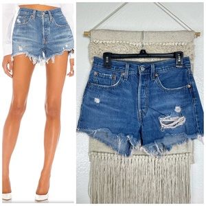 501 LEVI’S Women’s High Rise Jean Shorts Blue Booty Shorts Denim Shorts Size 26